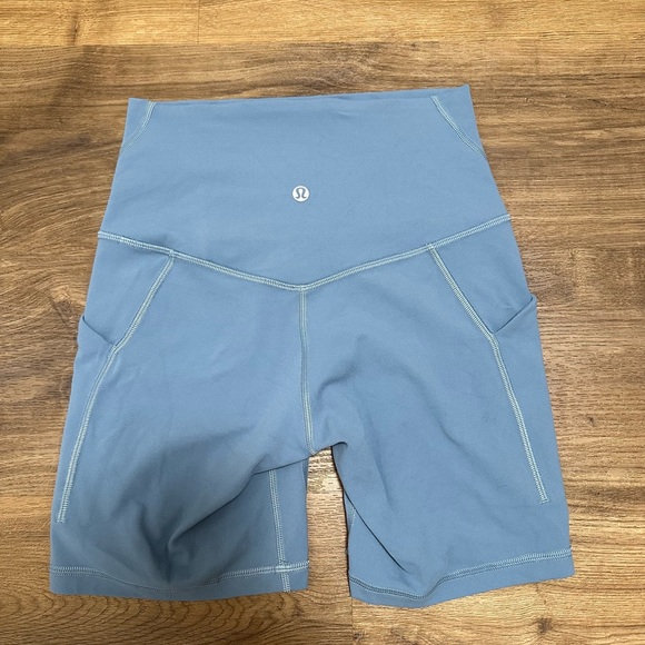Lululemon Align Shorts w/ pockets - double lined - 6" - Picture 3 of 4